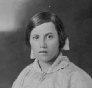 Photo of photos/Lillian Martha McLennan 1903-1974 portrait